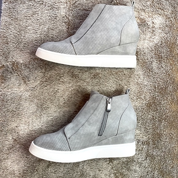 Shoes - Grey Wedge Sneaker